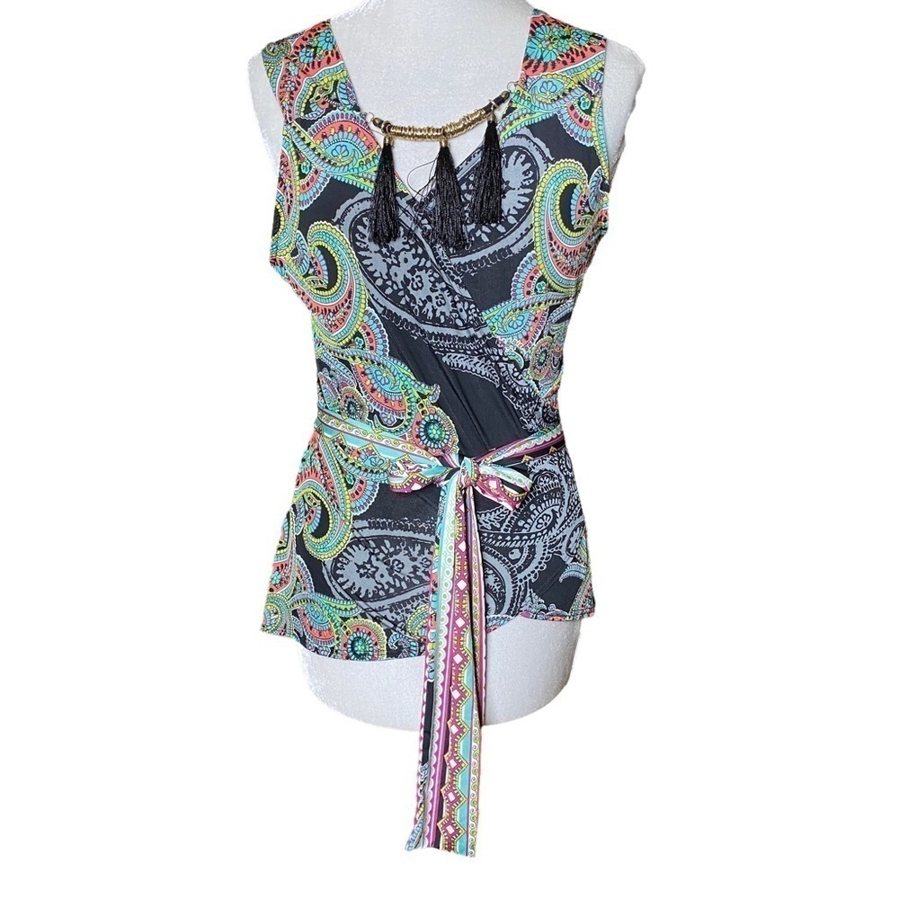 VENUS Sleeveless Wrap Shirt. Size Medium